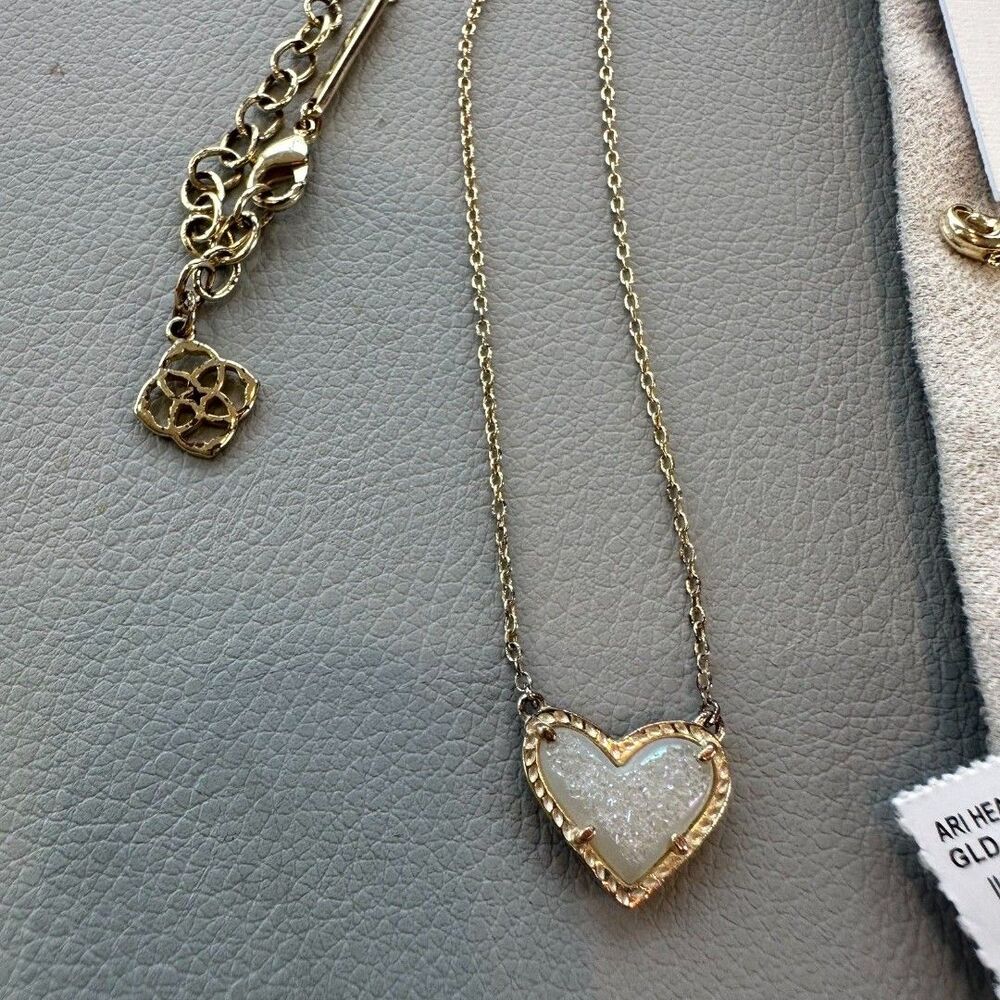 NWOT Kendra Scott Ari Heart Iridescent Drusy Gold Pendant Necklace - Picture 3 of 11
